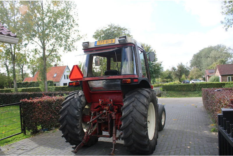 International 585 XL - Tractor: foto 4 International 585 XL - Tractor: foto 4