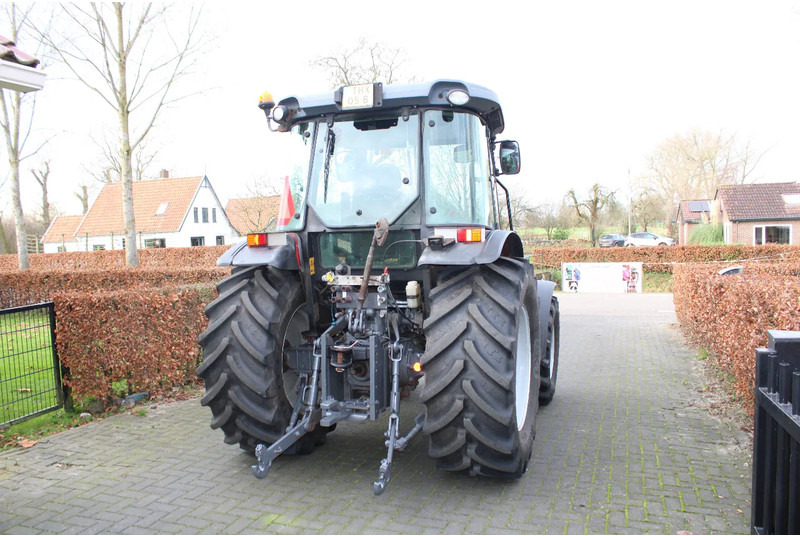 Massey Ferguson 3625 - Tractor: foto 4 Massey Ferguson 3625 - Tractor: foto 4