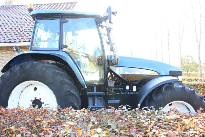 New Holland TM 140 - Tractor: foto 2 New Holland TM 140 - Tractor: foto 2