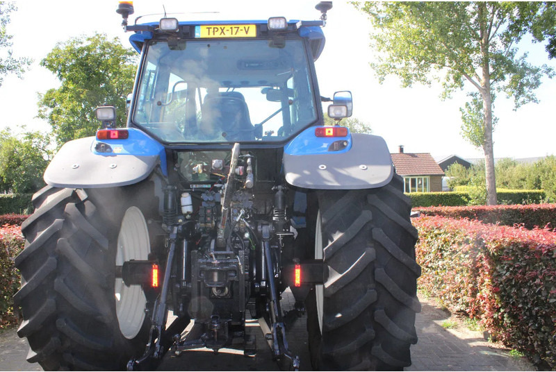 New Holland TM175 TM 175 power command fronthef en front aftakas geveerde cabine lucht - Tractor: foto 4 New Holland TM175 TM 175 power command fronthef en front aftakas geveerde cabine lucht - Tractor: foto 4