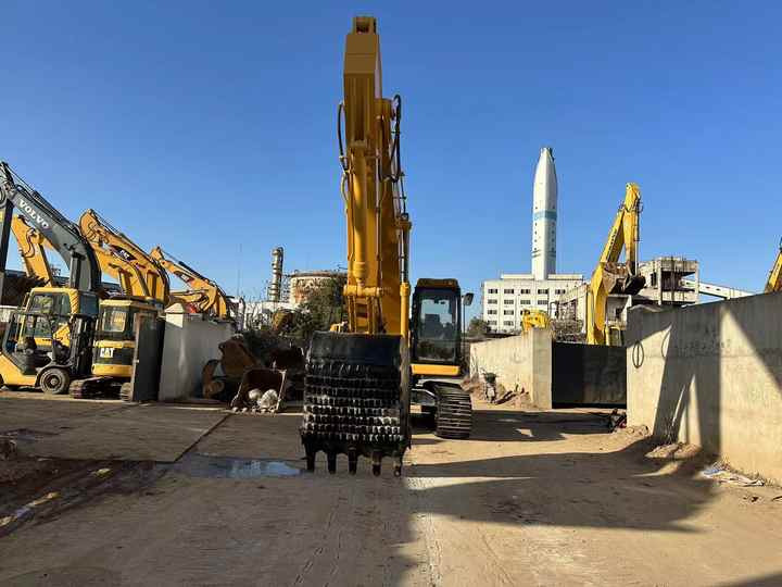 Budget-Friendly Cat 325BL Excavator| Original Parts, No Major Repairs, Global Shipping Available! - Excavadora de cadenas: foto 4 Budget-Friendly Cat 325BL Excavator| Original Parts, No Major Repairs, Global Shipping Available! - Excavadora de cadenas: foto 4