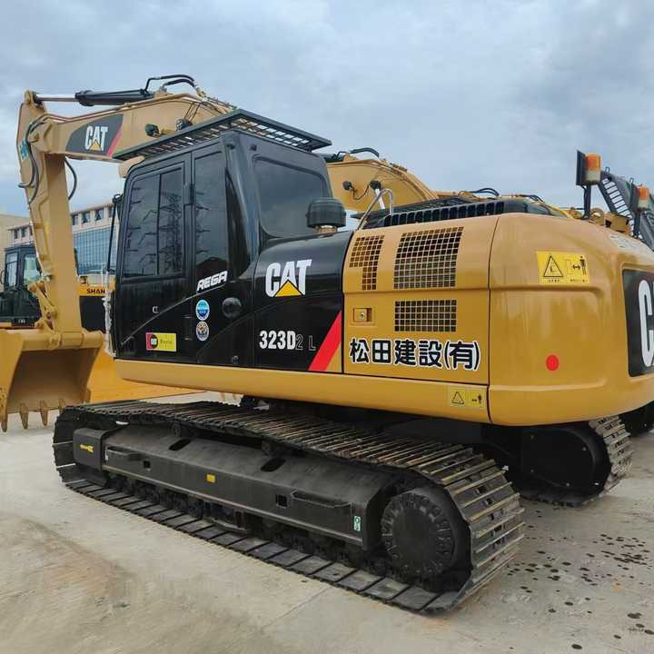CAT second-hand 323D excavator sold at low price and in very good condition Japanese original hydraulic crawler excavator - Excavadora: foto 1 CAT second-hand 323D excavator sold at low price and in very good condition Japanese original hydraulic crawler excavator - Excavadora: foto 1
