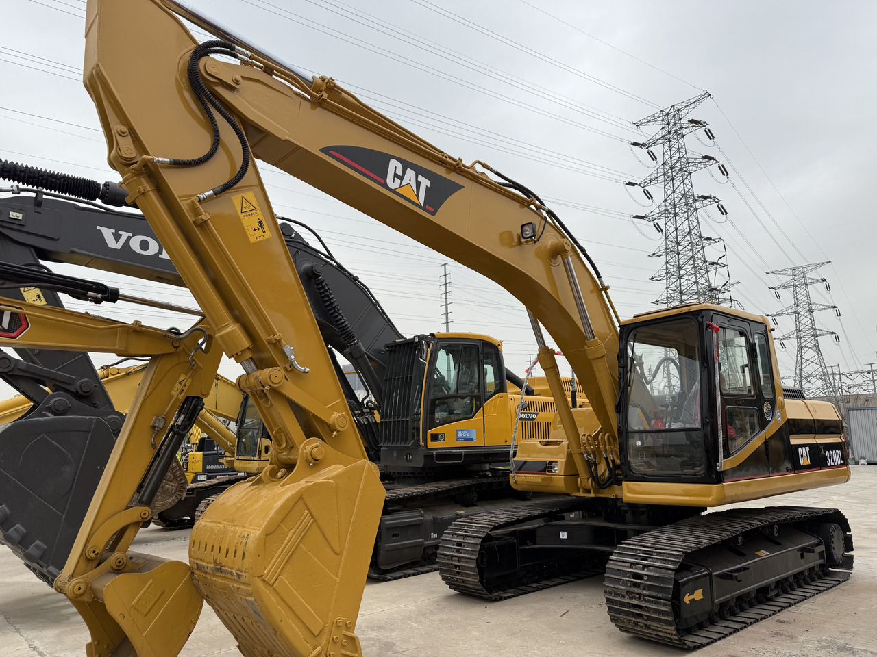 CATERPILLAR 320b - Excavadora de cadenas: foto 1 CATERPILLAR 320b - Excavadora de cadenas: foto 1