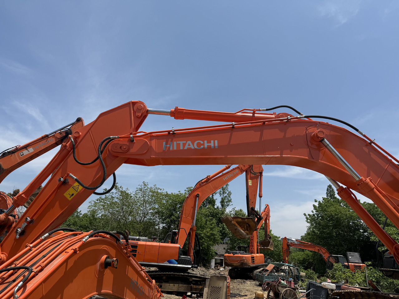 HITACHI 350-5g - Excavadora de ruedas: foto 1 HITACHI 350-5g - Excavadora de ruedas: foto 1