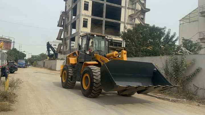 Heavy-Duty LIU GONG 856H Wheel Loader for Sale - Excavator Attachment Compatible | Export Ready - Cargadora de ruedas: foto 4 Heavy-Duty LIU GONG 856H Wheel Loader for Sale - Excavator Attachment Compatible | Export Ready - Cargadora de ruedas: foto 4