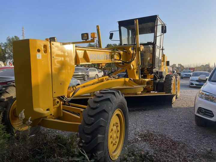 Japan Komatsu GD655 Motor Grader Cheap Price Komatsu Road Grader GD655 Good Condition in China - Grader: foto 3 Japan Komatsu GD655 Motor Grader Cheap Price Komatsu Road Grader GD655 Good Condition in China - Grader: foto 3