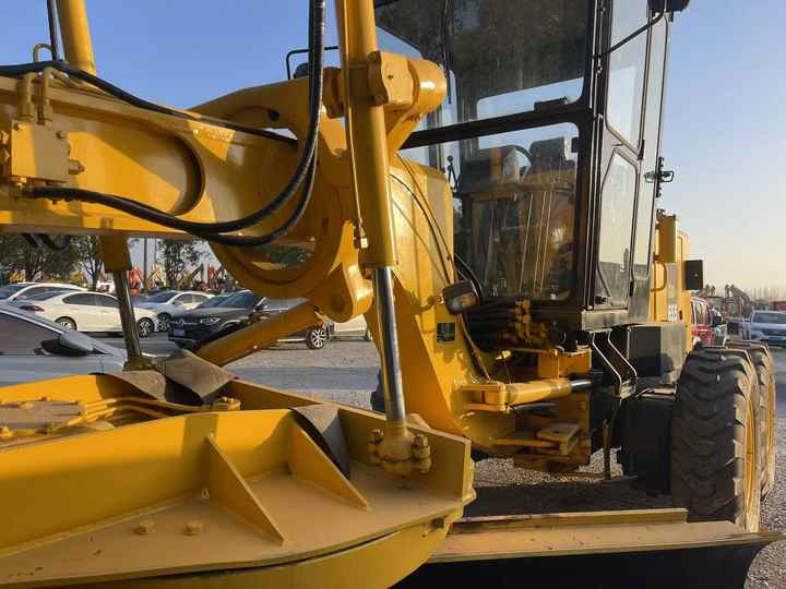 Japan Komatsu GD655 Motor Grader Cheap Price Komatsu Road Grader GD655 Good Condition in China - Grader: foto 4 Japan Komatsu GD655 Motor Grader Cheap Price Komatsu Road Grader GD655 Good Condition in China - Grader: foto 4