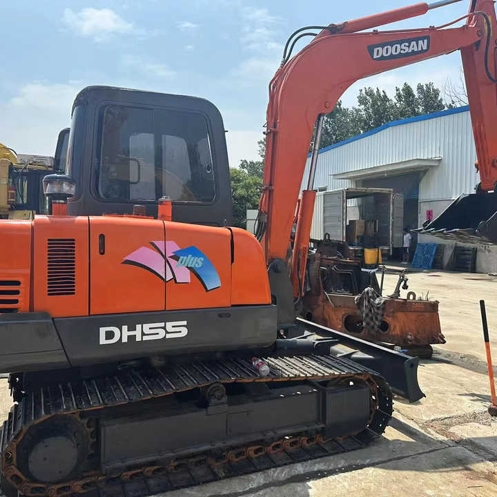 Low Shipping Used Excavator Doosan DH55 Good Condition with Low Hours - Excavadora: foto 1 Low Shipping Used Excavator Doosan DH55 Good Condition with Low Hours - Excavadora: foto 1