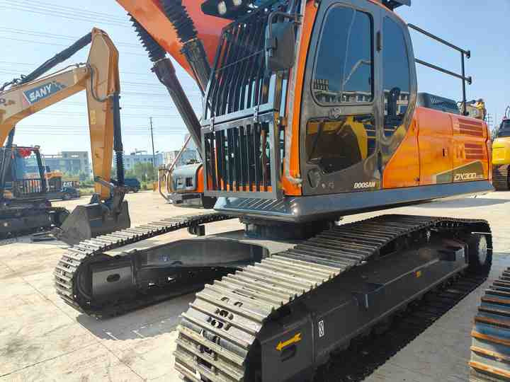 Used Doosan DX300LC-9C Excavator with Little Time Used in Excellent Condition Korea Brand Doosan 30 Tons Excavator for Sale - Excavadora: foto 2 Used Doosan DX300LC-9C Excavator with Little Time Used in Excellent Condition Korea Brand Doosan 30 Tons Excavator for Sale - Excavadora: foto 2