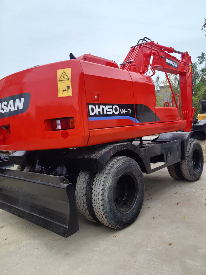Doosan Used DH150W-7 wheeled excavator for sale at a low price. - Excavadora de ruedas: foto 3 Doosan Used DH150W-7 wheeled excavator for sale at a low price. - Excavadora de ruedas: foto 3