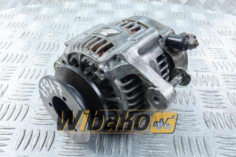 Alternator Denso 600-861-1611 - Alternador para Maquinaria de construcción: foto 1 Alternator Denso 600-861-1611 - Alternador para Maquinaria de construcción: foto 1