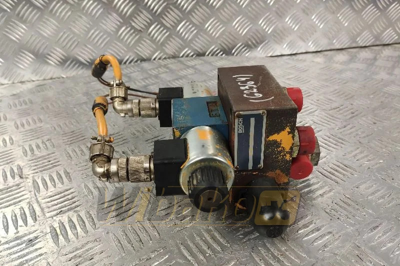 Bosch 0813100148 - Válvula hidráulica para Maquinaria de construcción: foto 1 Bosch 0813100148 - Válvula hidráulica para Maquinaria de construcción: foto 1