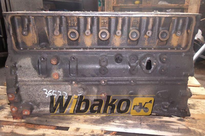 Crankcase Komatsu 81-04-021 - Cárter para Maquinaria de construcción: foto 1 Crankcase Komatsu 81-04-021 - Cárter para Maquinaria de construcción: foto 1