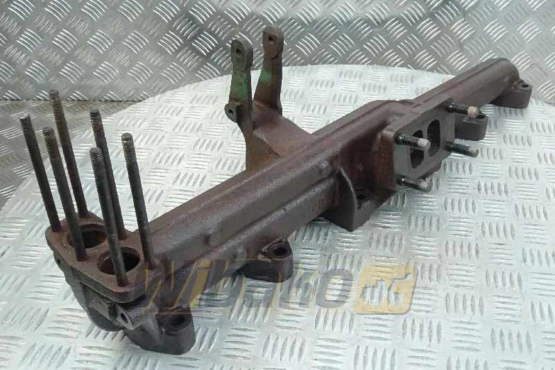 Deutz/Volvo TCD7.8/D8H 04913926/04913924RY - Colector de escape para Maquinaria de construcción: foto 1 Deutz/Volvo TCD7.8/D8H 04913926/04913924RY - Colector de escape para Maquinaria de construcción: foto 1