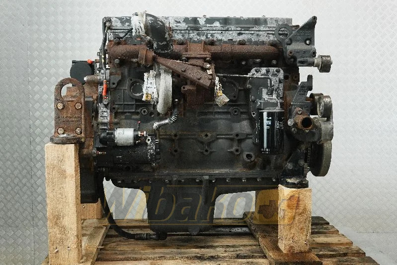 Iveco F4HE0684J*D100 - Motor para Maquinaria de construcción: foto 2 Iveco F4HE0684J*D100 - Motor para Maquinaria de construcción: foto 2