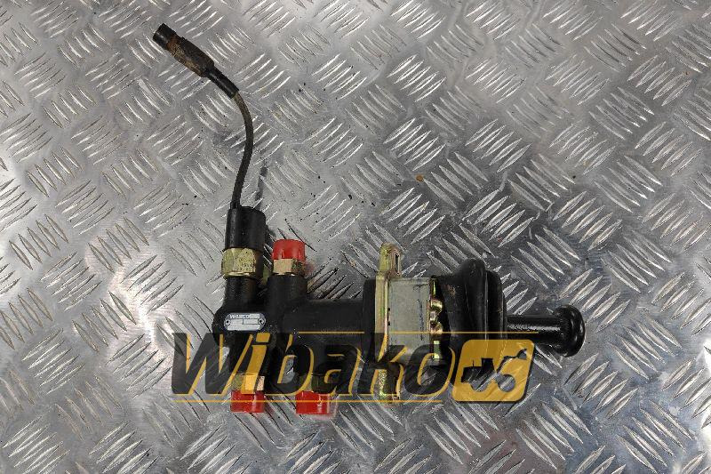 Joystick Wabco 4674100150 - Cabina e interior para Maquinaria de construcción: foto 1 Joystick Wabco 4674100150 - Cabina e interior para Maquinaria de construcción: foto 1