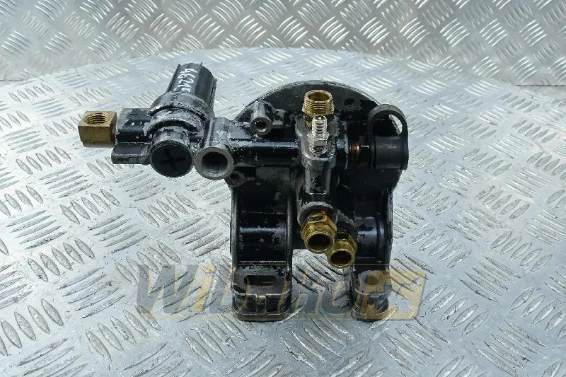 Perkins 1306 1825661C94/1825661C93 - Filtro de combustible para Maquinaria de construcción: foto 1 Perkins 1306 1825661C94/1825661C93 - Filtro de combustible para Maquinaria de construcción: foto 1