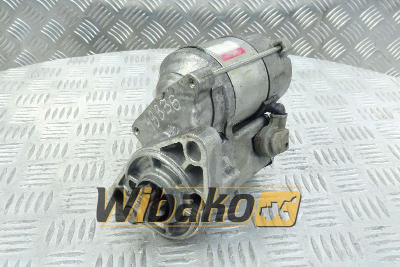 Starter Denso 11P20 185086680 - Arranque para Maquinaria de construcción: foto 1 Starter Denso 11P20 185086680 - Arranque para Maquinaria de construcción: foto 1