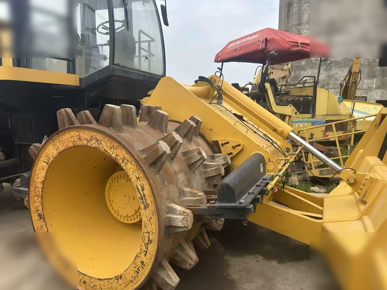 CATERPILLAR 816A - Compactador: foto 2 CATERPILLAR 816A - Compactador: foto 2