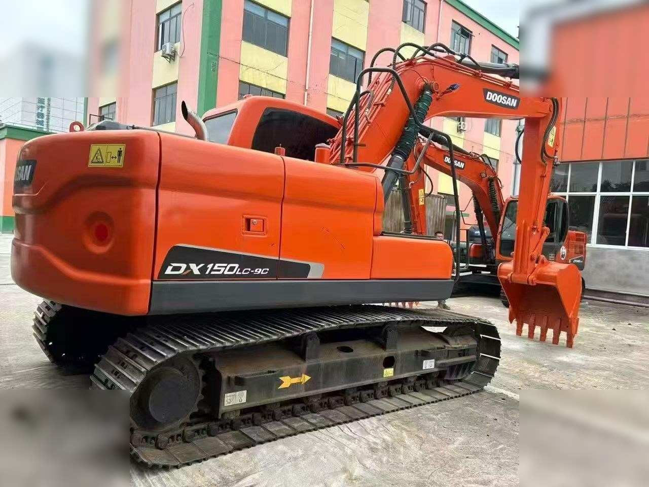 DOOSAN DX150W-9C - Excavadora de ruedas: foto 3 DOOSAN DX150W-9C - Excavadora de ruedas: foto 3