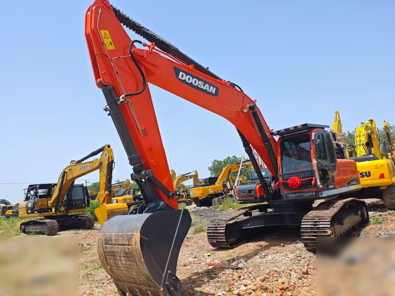 DOOSAN DX300 LC - Excavadora de cadenas: foto 1 DOOSAN DX300 LC - Excavadora de cadenas: foto 1