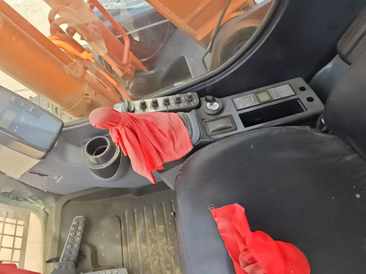 Excavadora de cadenas HITACHI ZX160: foto 11