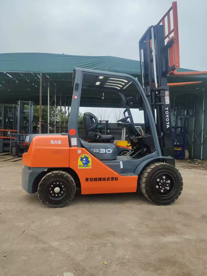 Carretilla elevadora diésel Toyata 3-ton: foto 6