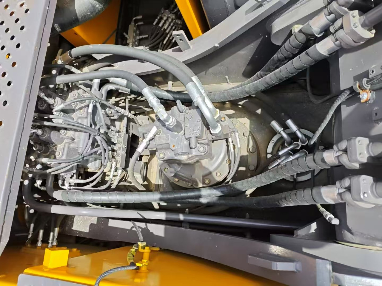 Volvo EC2500L - Excavadora de cadenas: foto 2 Volvo EC2500L - Excavadora de cadenas: foto 2