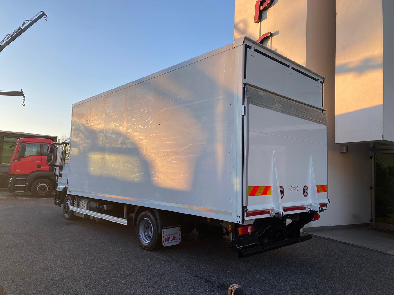 IVECO EUROCARGO 75E19 - Camión caja cerrada: foto 4 IVECO EUROCARGO 75E19 - Camión caja cerrada: foto 4