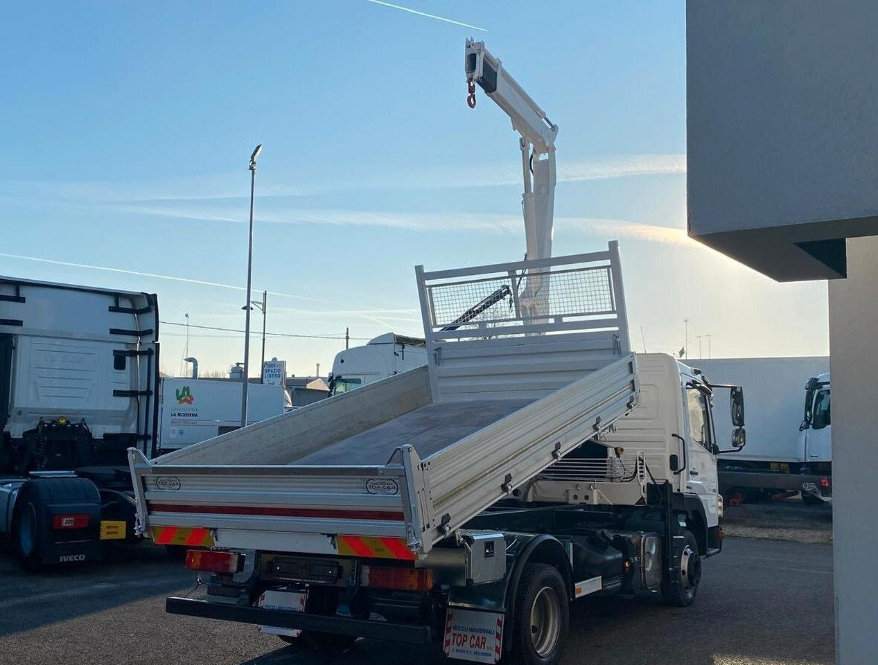 MERCEDES 816 ATEGO CASSONE RIBALTABILE E GRU - Camión volquete, Camión grúa: foto 5 MERCEDES 816 ATEGO CASSONE RIBALTABILE E GRU - Camión volquete, Camión grúa: foto 5