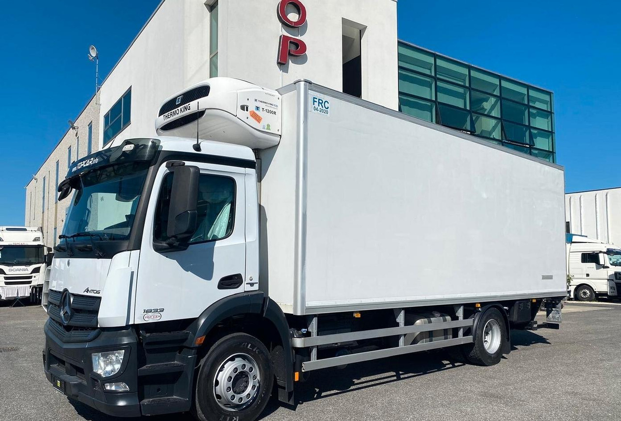 MERCEDES ANTOS 18.33 CASSONE ISOTERMICO E SPONDA - Camión frigorífico: foto 1 MERCEDES ANTOS 18.33 CASSONE ISOTERMICO E SPONDA - Camión frigorífico: foto 1