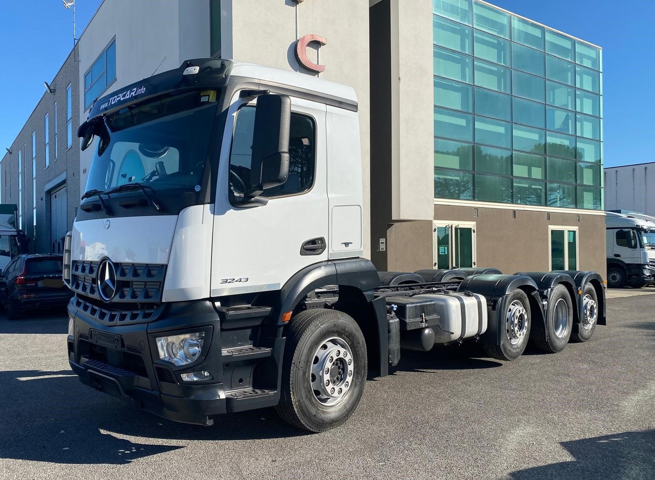 MERCEDES-BENZ AROCS 32.43 - Camión chasis: foto 1 MERCEDES-BENZ AROCS 32.43 - Camión chasis: foto 1