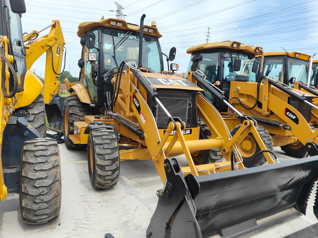 CATERPILLAR 420F backhole loader in stock - Retroexcavadora: foto 3 CATERPILLAR 420F backhole loader in stock - Retroexcavadora: foto 3