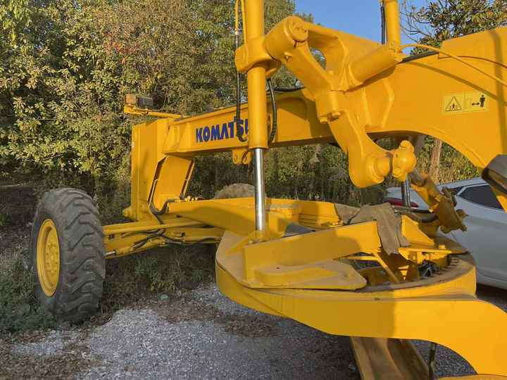 Japan Komatsu GD655 Motor Grader Cheap Price Komatsu Road Grader GD655 Good Condition in China - Grader: foto 2 Japan Komatsu GD655 Motor Grader Cheap Price Komatsu Road Grader GD655 Good Condition in China - Grader: foto 2