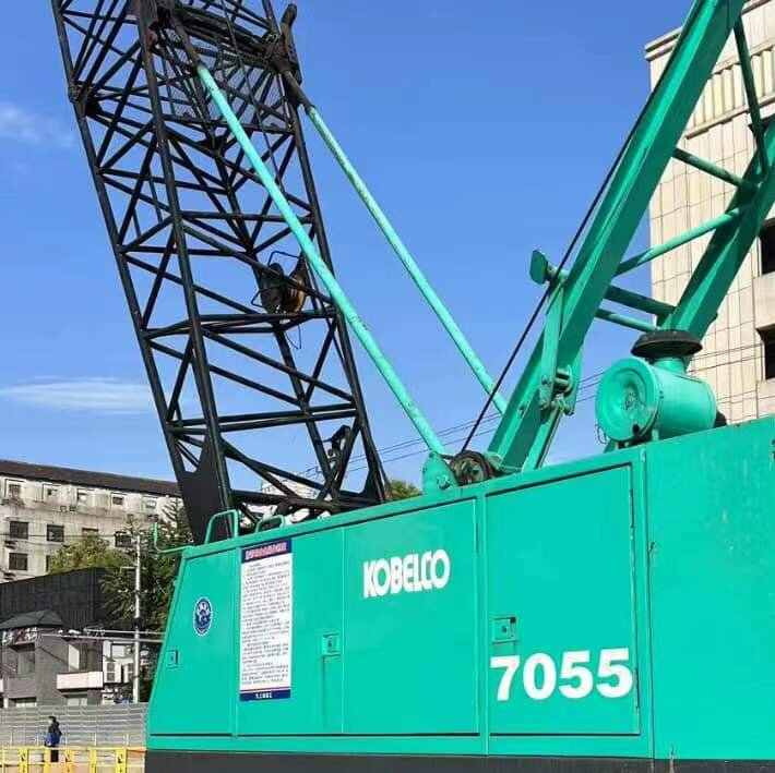 Kobelco 7055-2 Mobile Crane Truck Japan Made Used Heavy Earthmoving Equipment Crane Truck in Good Condition - Grúa sobre orugas: foto 4 Kobelco 7055-2 Mobile Crane Truck Japan Made Used Heavy Earthmoving Equipment Crane Truck in Good Condition - Grúa sobre orugas: foto 4