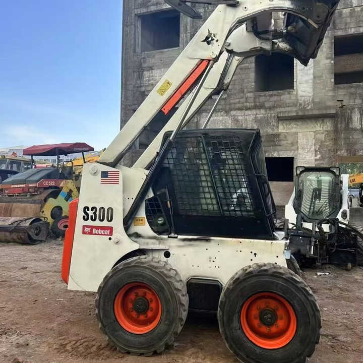 Second Hand BOBCAT S300 Skid-steer Loader with Very Good Performance Is for Sale at a Low Price - Minicargadora: foto 1 Second Hand BOBCAT S300 Skid-steer Loader with Very Good Performance Is for Sale at a Low Price - Minicargadora: foto 1