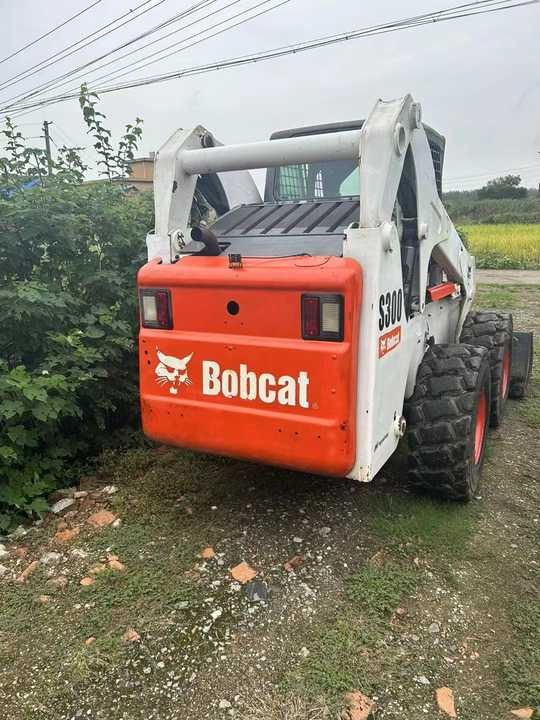 Second Hand BOBCAT S300 Skid-steer Loader with Very Good Performance Is for Sale at a Low Price - Minicargadora: foto 4 Second Hand BOBCAT S300 Skid-steer Loader with Very Good Performance Is for Sale at a Low Price - Minicargadora: foto 4