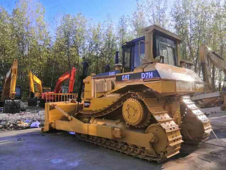 Second Hand Caterpillar CAT D7H D7G D7R Bulldozer, Used CAT D7H Japan Import in Good Condition - Bulldozer: foto 3 Second Hand Caterpillar CAT D7H D7G D7R Bulldozer, Used CAT D7H Japan Import in Good Condition - Bulldozer: foto 3