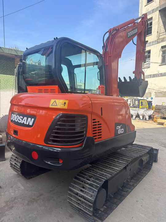 Second Hand Doosan Dx-60 Excavator for Sale - Excavadora de cadenas: foto 2 Second Hand Doosan Dx-60 Excavator for Sale - Excavadora de cadenas: foto 2