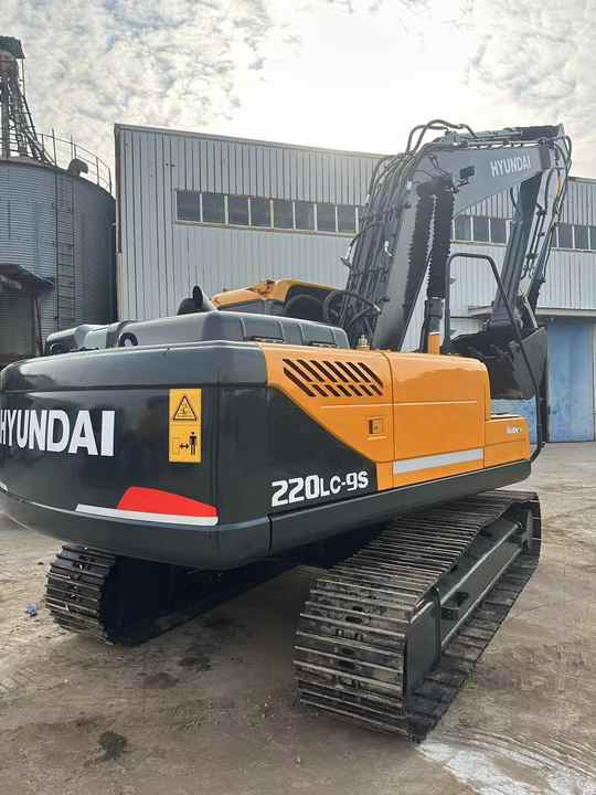Used 100% Original Korea Brand hyundai 220-9 Excavator for Sale - Excavadora de cadenas: foto 2 Used 100% Original Korea Brand hyundai 220-9 Excavator for Sale - Excavadora de cadenas: foto 2