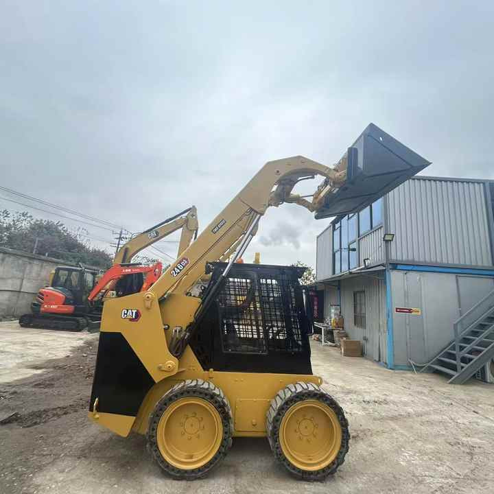 Used Cat246D2 New Model Skid Steer Second Hand Machine Popular Brand Japan Hydraulic Machinery - Minicargadora: foto 3 Used Cat246D2 New Model Skid Steer Second Hand Machine Popular Brand Japan Hydraulic Machinery - Minicargadora: foto 3