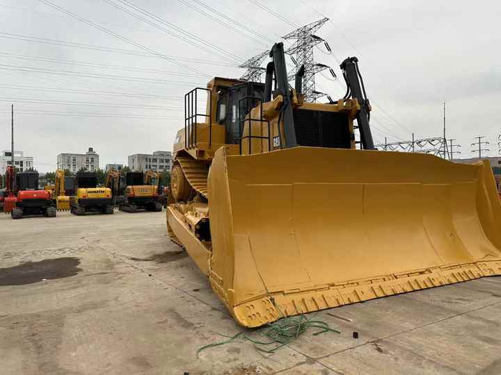 Used Caterpillar D10R Large Crawler Bulldozer Superior Performance Running Working Condition CAT D10R Bulldozer Hot Sale - Bulldozer: foto 2 Used Caterpillar D10R Large Crawler Bulldozer Superior Performance Running Working Condition CAT D10R Bulldozer Hot Sale - Bulldozer: foto 2