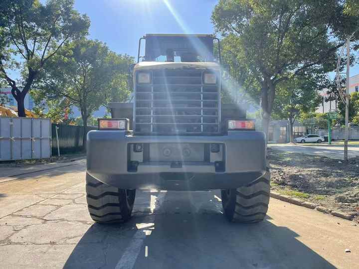 Used Komatsu WA320-5 Wheel Loader for Sale | Reliable Secondhand Construction Equipment with Export Support - Cargadora de ruedas: foto 2 Used Komatsu WA320-5 Wheel Loader for Sale | Reliable Secondhand Construction Equipment with Export Support - Cargadora de ruedas: foto 2