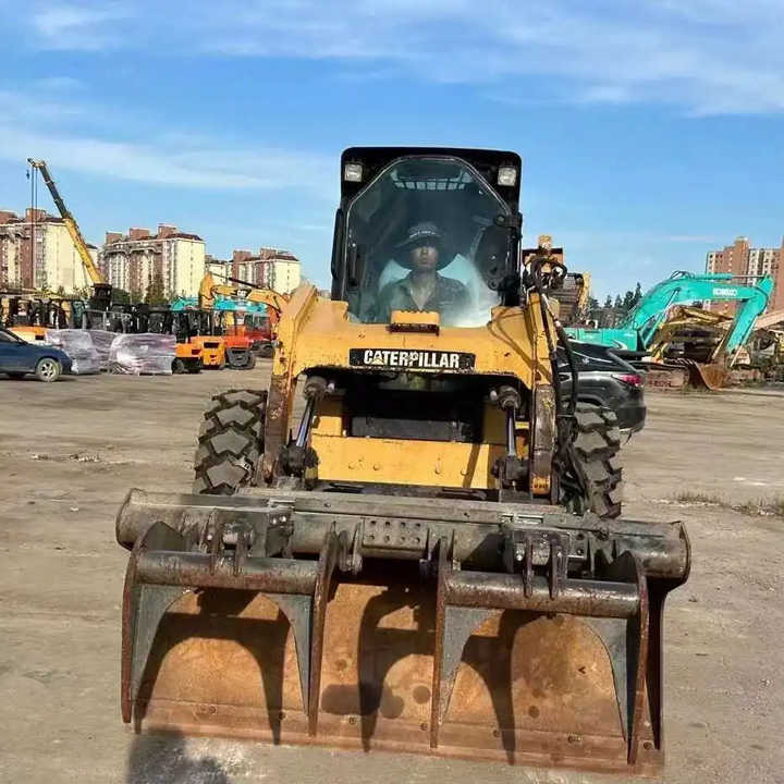 Used Wheel Loader CAT246C Caterpillar 246C Mini Wheel Skid Steer Loader in Stock - Minicargadora: foto 5 Used Wheel Loader CAT246C Caterpillar 246C Mini Wheel Skid Steer Loader in Stock - Minicargadora: foto 5
