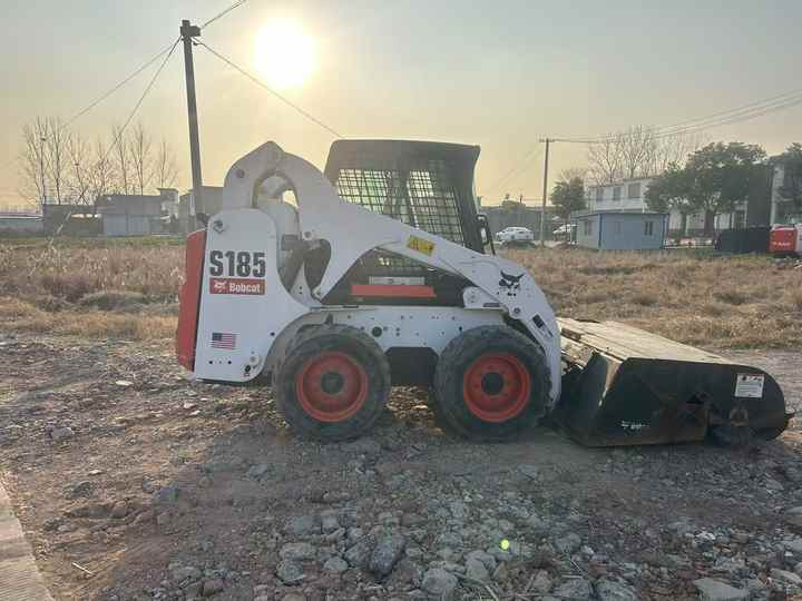 Used bobcat s185 skid steer loader on sale 100% excellent condition bobcat brand s185 s300 s550 s16 s18 skid steer sale - Minicargadora: foto 3 Used bobcat s185 skid steer loader on sale 100% excellent condition bobcat brand s185 s300 s550 s16 s18 skid steer sale - Minicargadora: foto 3