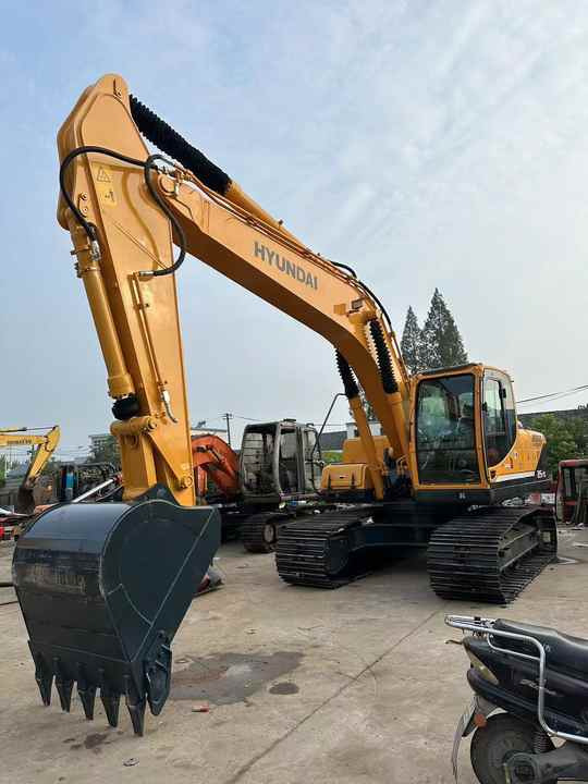 Used hyundai 215-9 Original Excavator Hot Sale - Excavadora de cadenas: foto 4 Used hyundai 215-9 Original Excavator Hot Sale - Excavadora de cadenas: foto 4