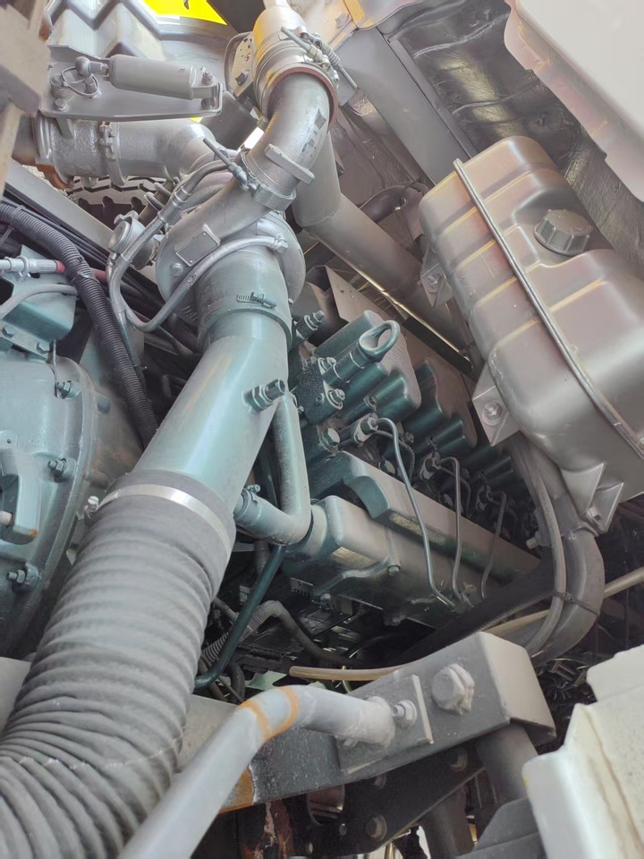 Howo HOWO 8X4 dump truck for sale - Camión volquete: foto 3 Howo HOWO 8X4 dump truck for sale - Camión volquete: foto 3