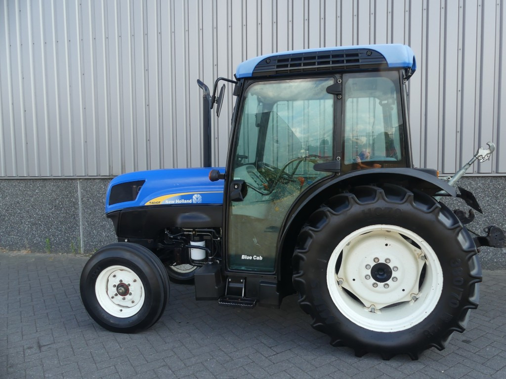 NEW HOLLAND T4040F - Mini tractor: foto 2 NEW HOLLAND T4040F - Mini tractor: foto 2