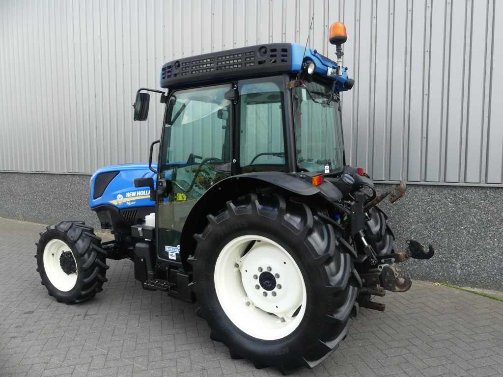 New Holland T4.100F - Mini tractor: foto 3 New Holland T4.100F - Mini tractor: foto 3