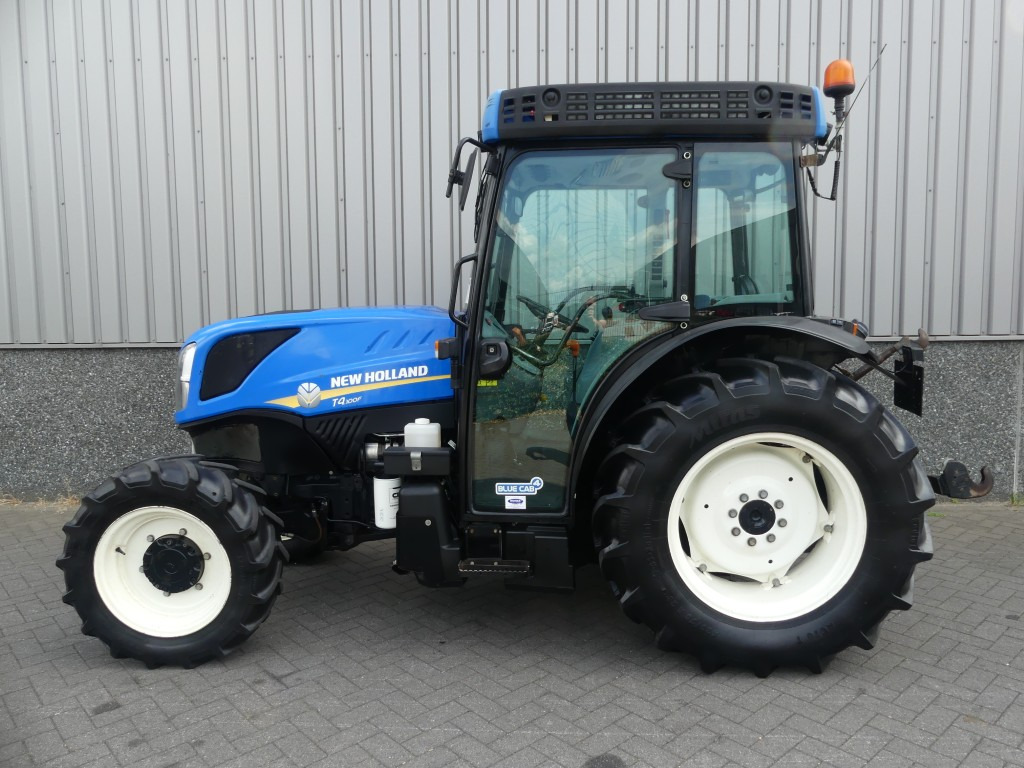 New Holland T4.100F - Mini tractor: foto 2 New Holland T4.100F - Mini tractor: foto 2